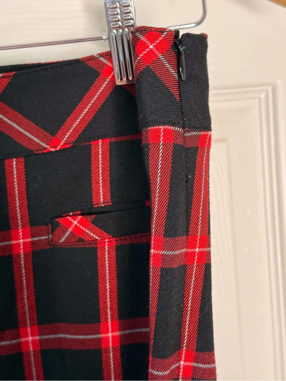 Trina Turk Red Black Plaid Cropped Ankle Pants Size 6 Career Holiday Preppy Chic